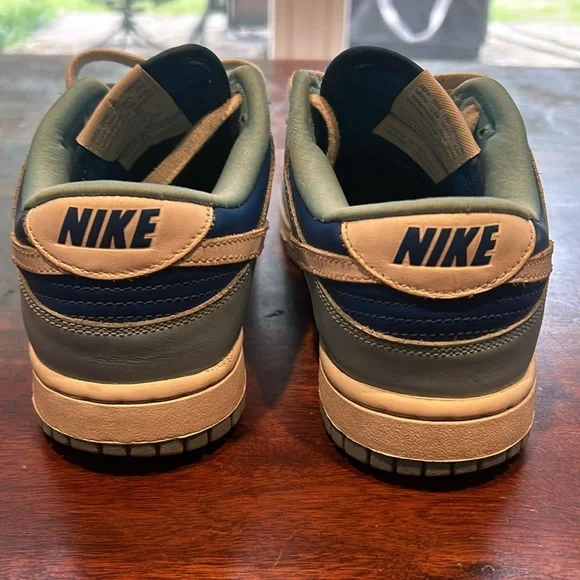 Size 7 argon Nike dunk in good condition!
